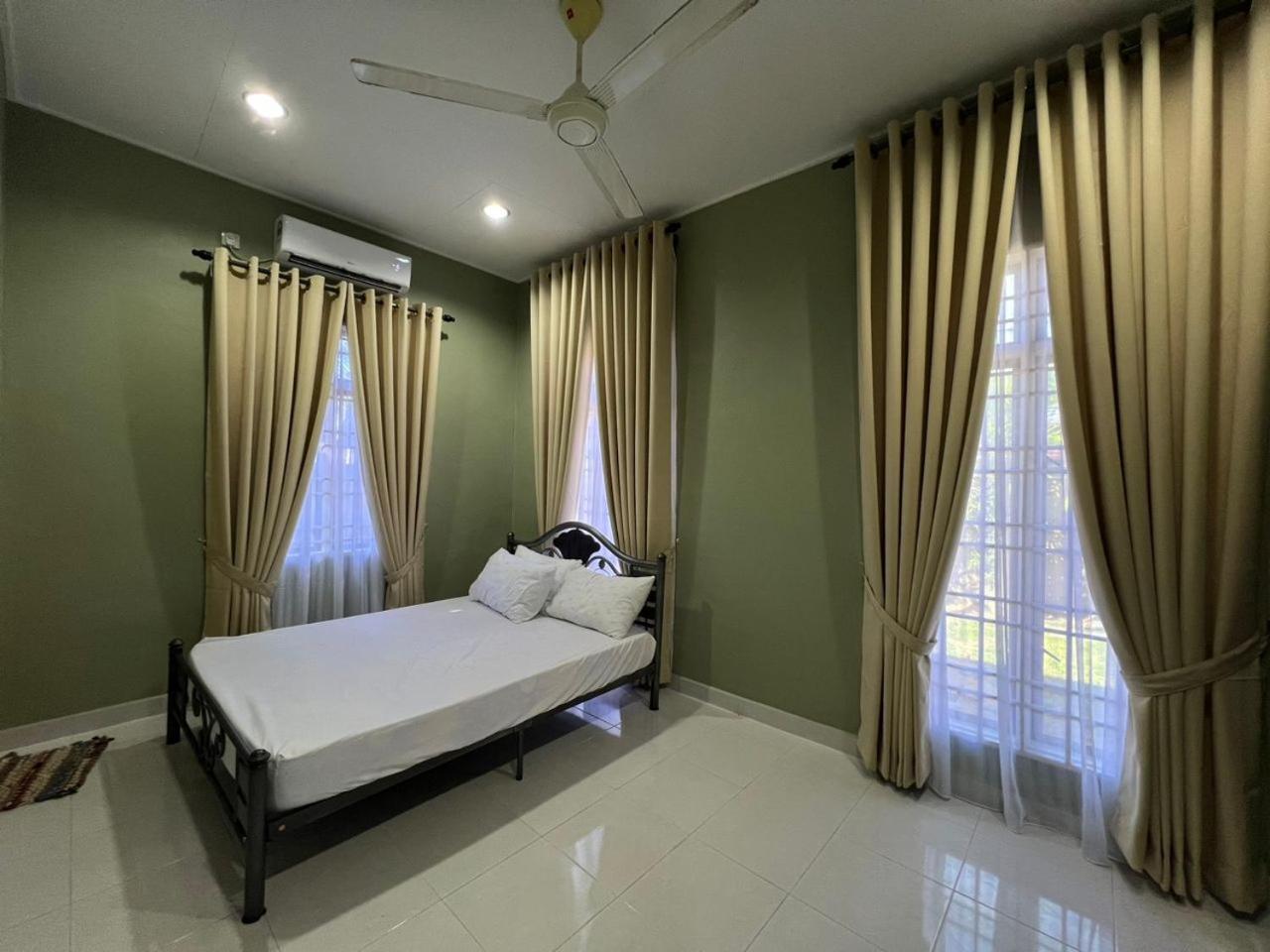 Relaxs Homestay كوتا بْهارو المظهر الخارجي الصورة