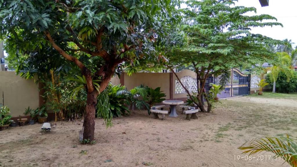 Relaxs Homestay كوتا بْهارو الغرفة الصورة