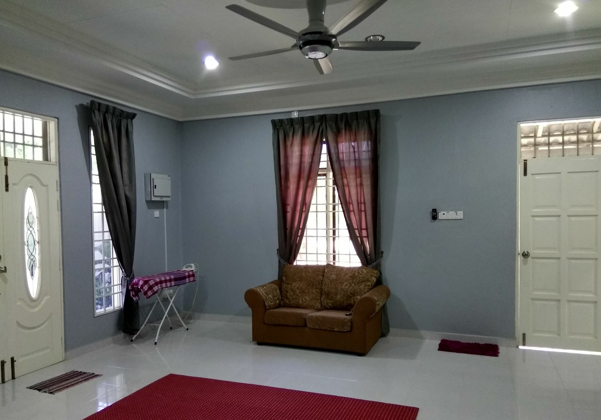 Relaxs Homestay كوتا بْهارو المظهر الخارجي الصورة