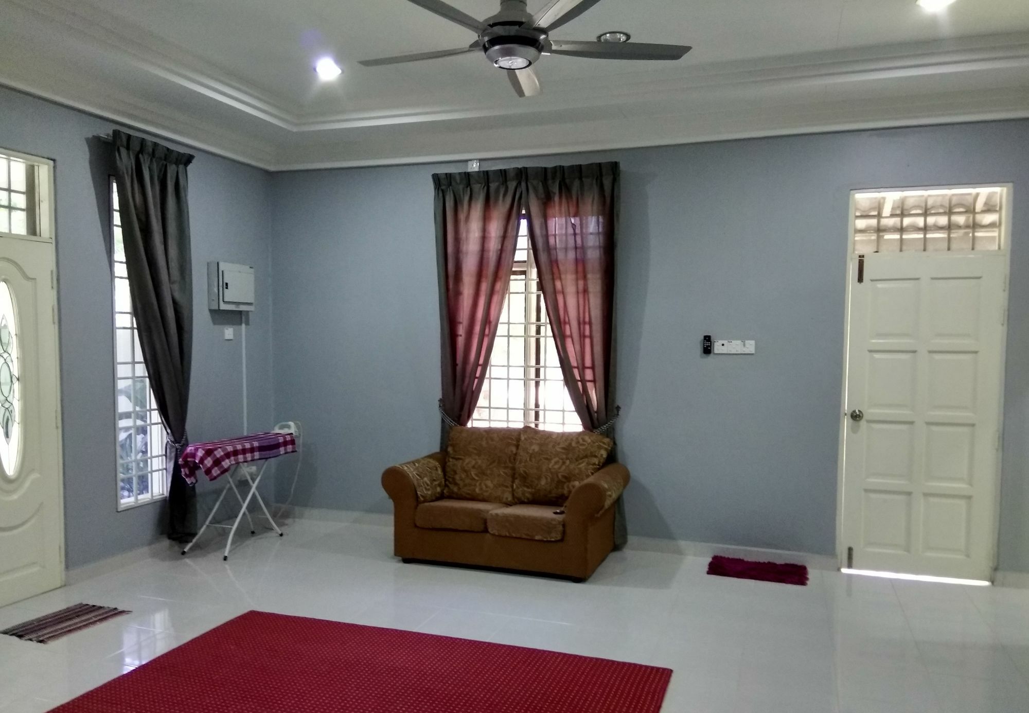 Relaxs Homestay كوتا بْهارو المظهر الخارجي الصورة