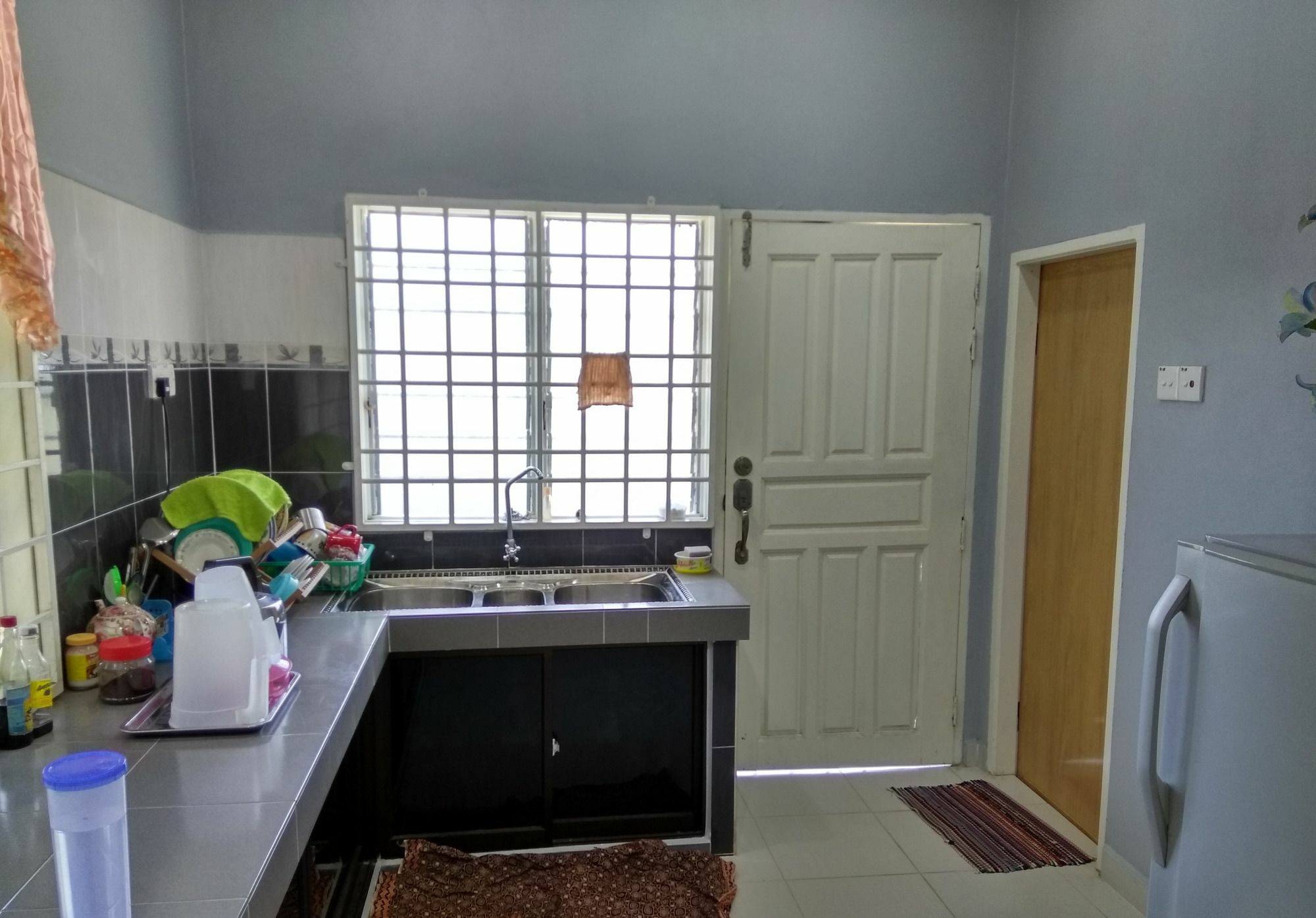 Relaxs Homestay كوتا بْهارو المظهر الخارجي الصورة